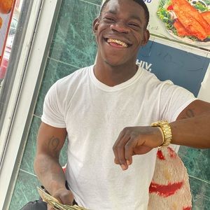 Meet your Posher, Bobby